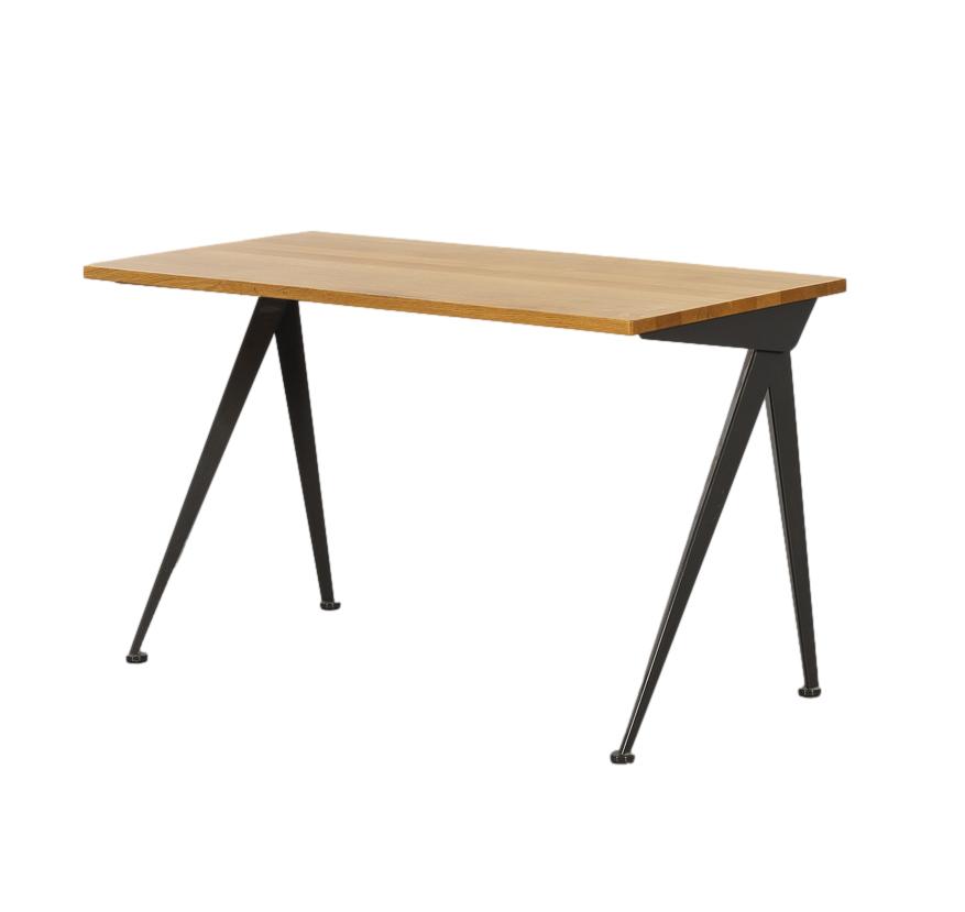Vitra, Compas Direction